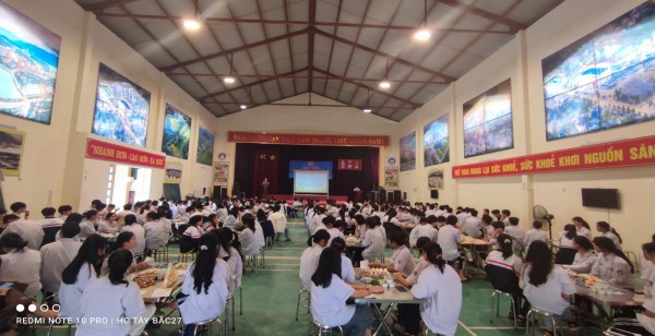 Trường PTDTNT tỉnh Điện Biên tiếp tục khẳng định vị thế trong kỳ thi chọn học sinh giỏi các môn văn hoá lớp 9, 10, 11 và giải toán trên máy tính cầm tay lớp 11 năm học 2022-2023.